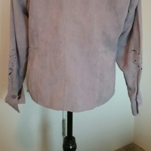 Lavender and super soft shirt. - Picture 3 of 4